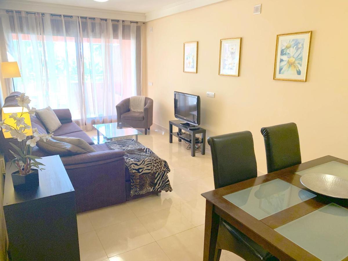 Salinas. Apartment For 4. Terrace/Parking/Pools/Gym/4Mins Beach Estepona Ngoại thất bức ảnh