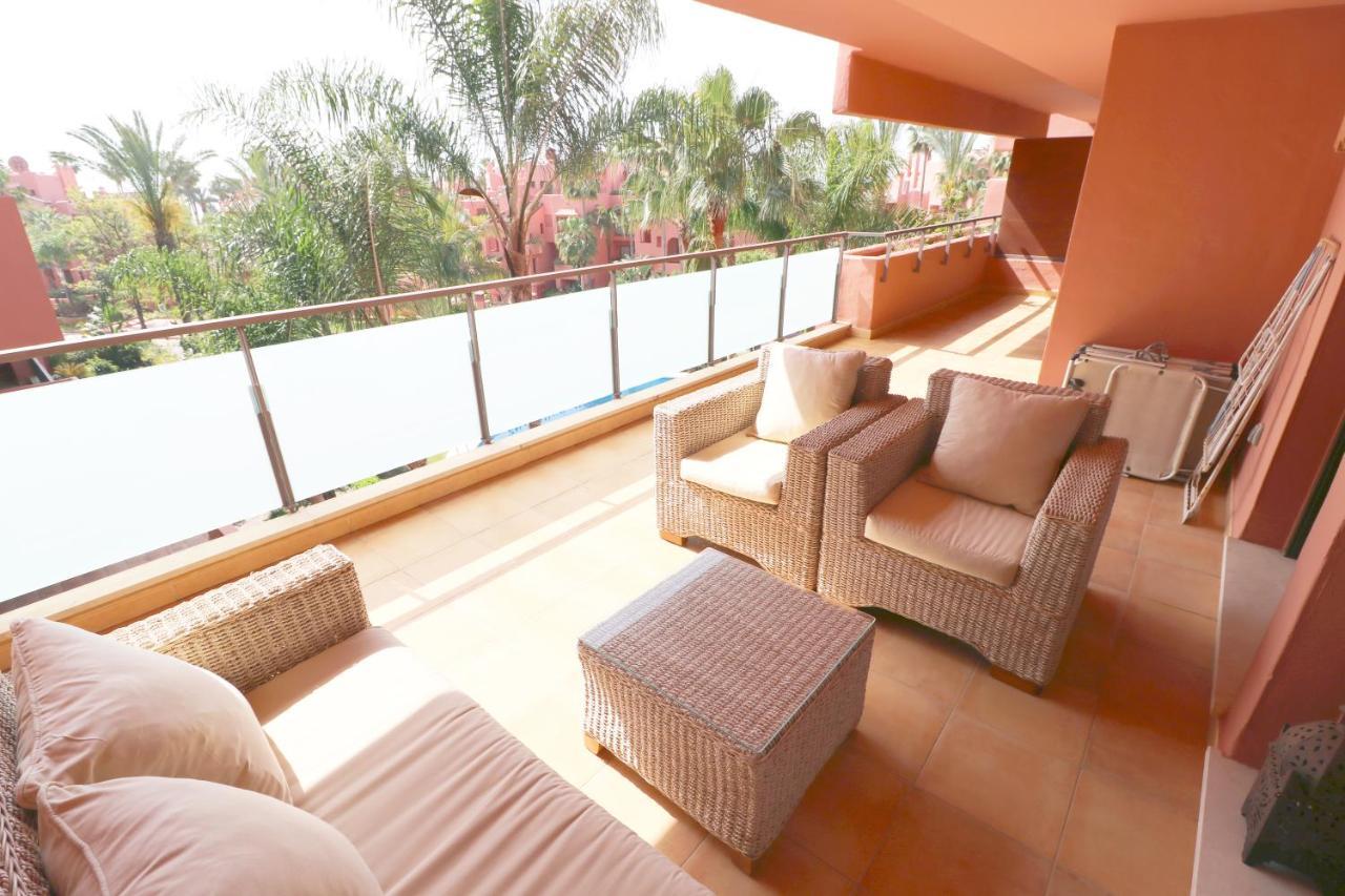 Salinas. Apartment For 4. Terrace/Parking/Pools/Gym/4Mins Beach Estepona Ngoại thất bức ảnh